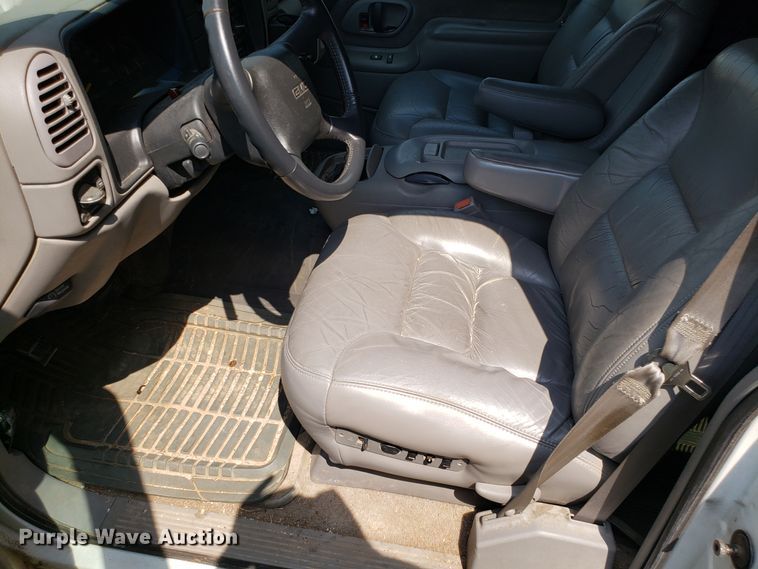 image for item DH2818 1999 GMC Yukon SUV