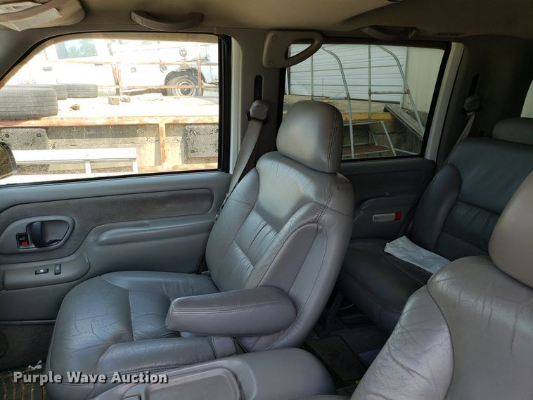 image for item DH2818 1999 GMC Yukon SUV