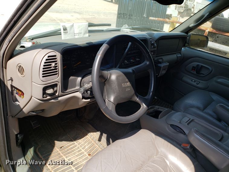 image for item DH2818 1999 GMC Yukon SUV