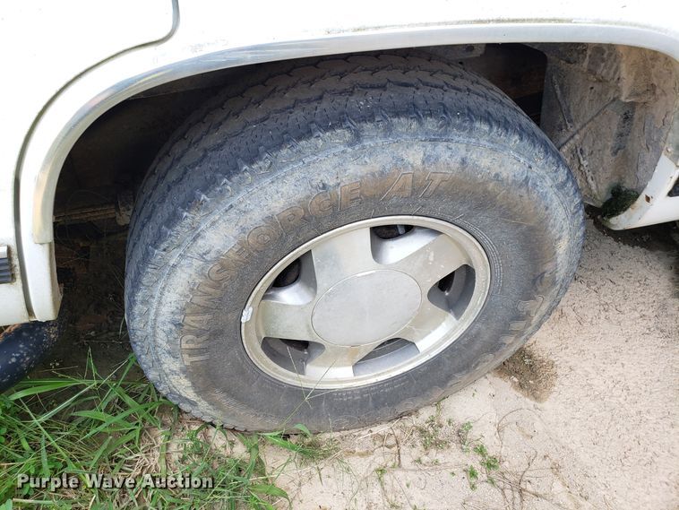 image for item DH2818 1999 GMC Yukon SUV