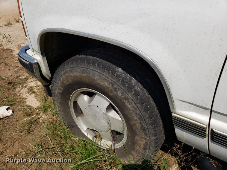 image for item DH2818 1999 GMC Yukon SUV