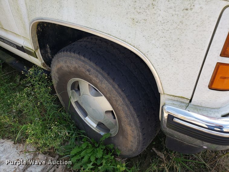 image for item DH2818 1999 GMC Yukon SUV