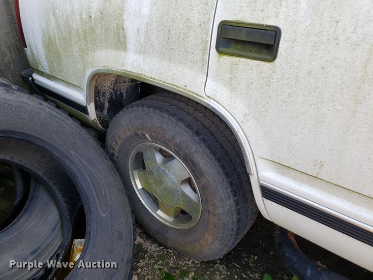 image for item DH2818 1999 GMC Yukon SUV