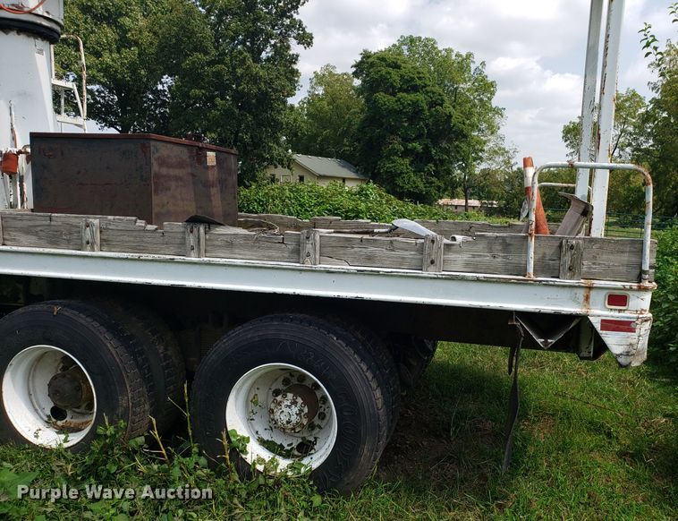 image for item DH2820 1965 Zeligson digger derrick truck