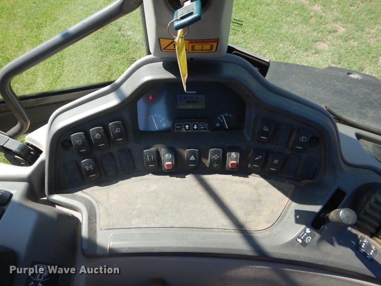 image for item DH3507 2012 Volvo BL70B backhoe