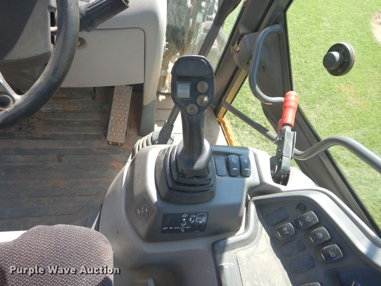 image for item DH3507 2012 Volvo BL70B backhoe