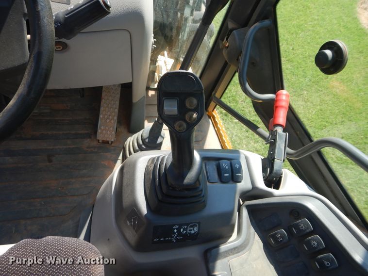 image for item DH3507 2012 Volvo BL70B backhoe