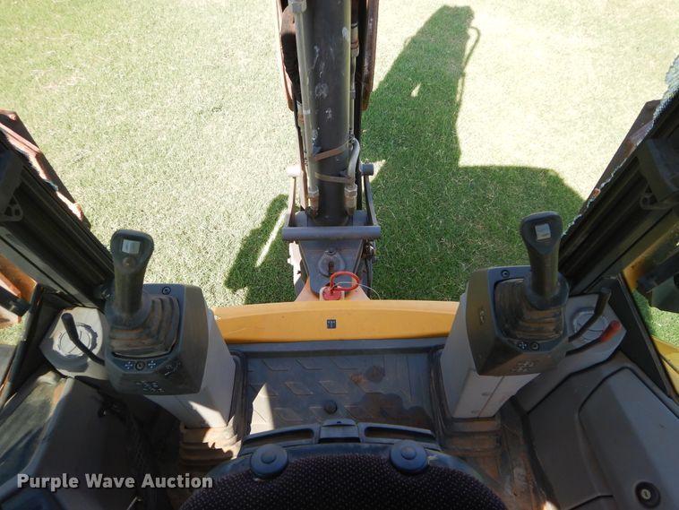 image for item DH3507 2012 Volvo BL70B backhoe