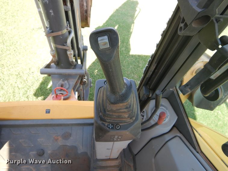 image for item DH3507 2012 Volvo BL70B backhoe