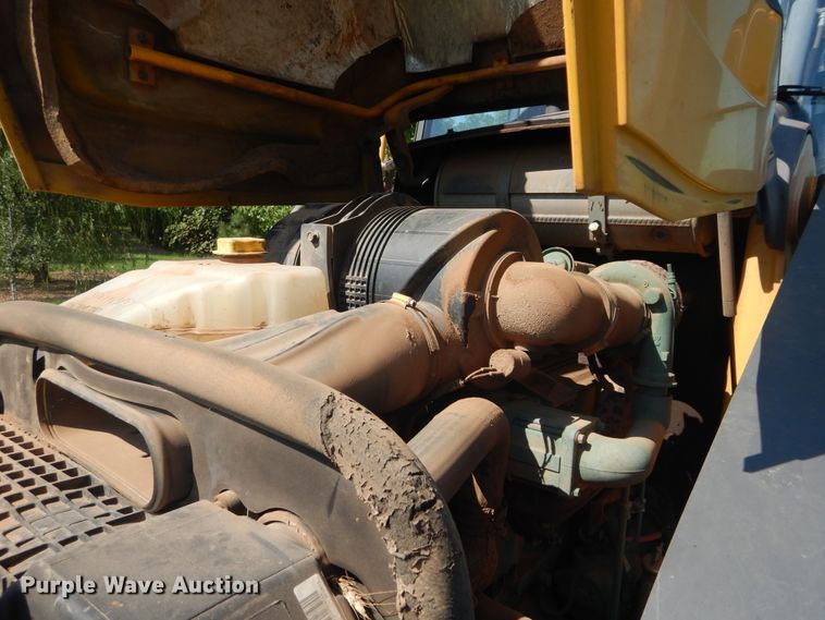 image for item DH3507 2012 Volvo BL70B backhoe