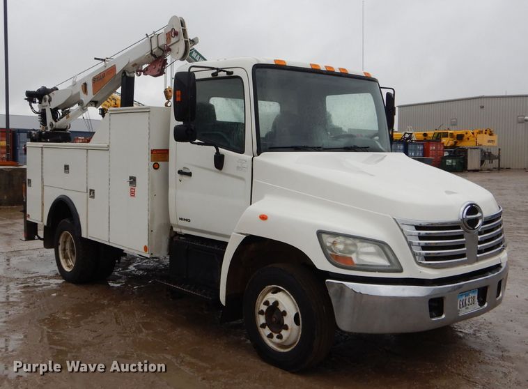 image for item DH6097 2007 Hino 258 service truck with crane