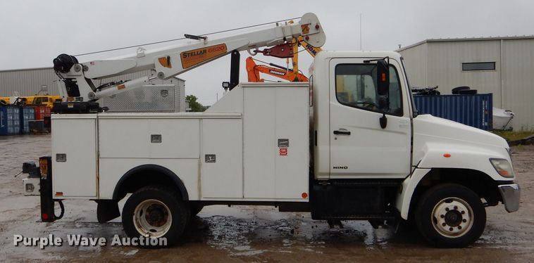 image for item DH6097 2007 Hino 258 service truck with crane