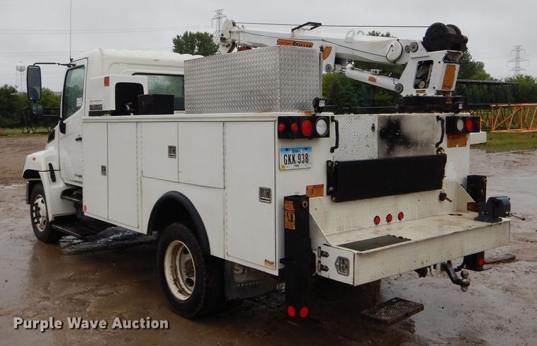 image for item DH6097 2007 Hino 258 service truck with crane