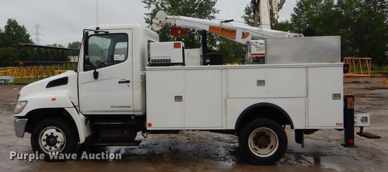 image for item DH6097 2007 Hino 258 service truck with crane