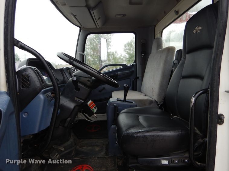 image for item DH6097 2007 Hino 258 service truck with crane