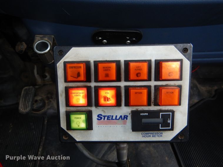 image for item DH6097 2007 Hino 258 service truck with crane