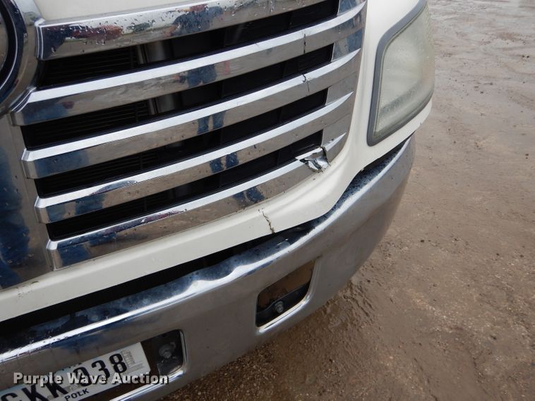 image for item DH6097 2007 Hino 258 service truck with crane