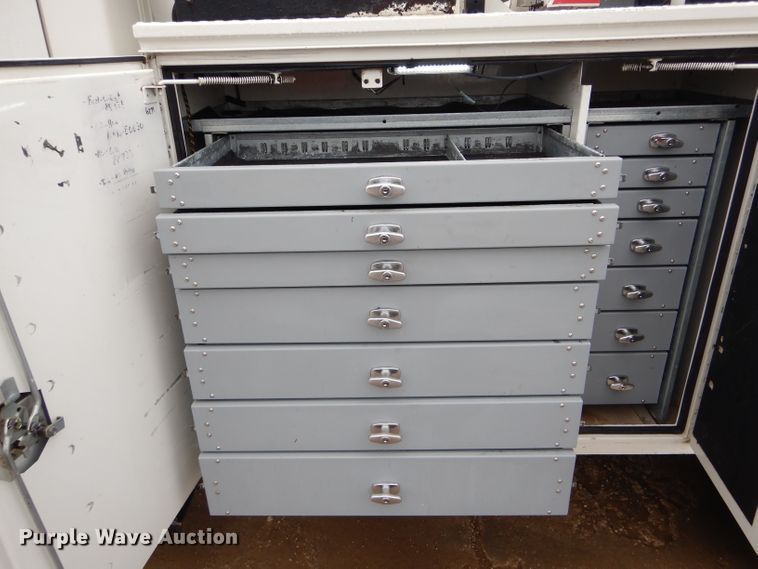 image for item DH6097 2007 Hino 258 service truck with crane