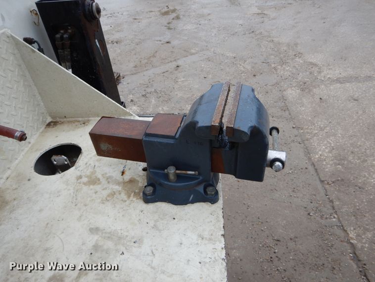 image for item DH6097 2007 Hino 258 service truck with crane