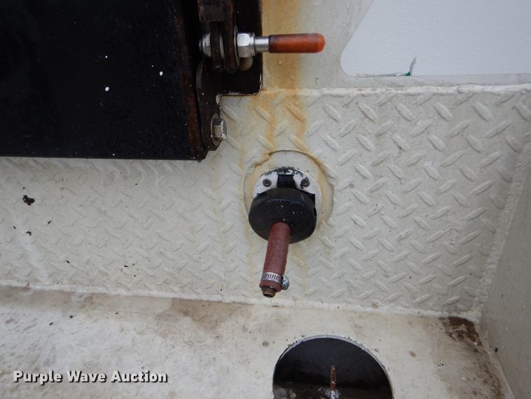 image for item DH6097 2007 Hino 258 service truck with crane