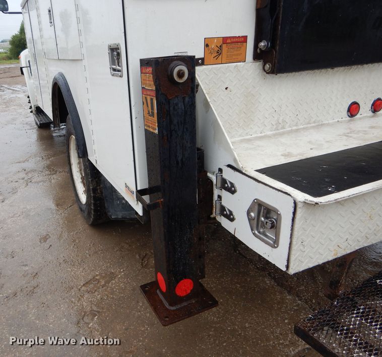 image for item DH6097 2007 Hino 258 service truck with crane