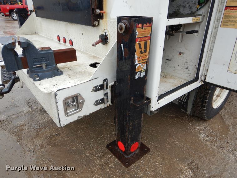 image for item DH6097 2007 Hino 258 service truck with crane