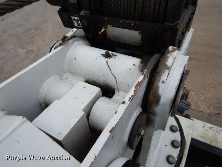 image for item DH6097 2007 Hino 258 service truck with crane