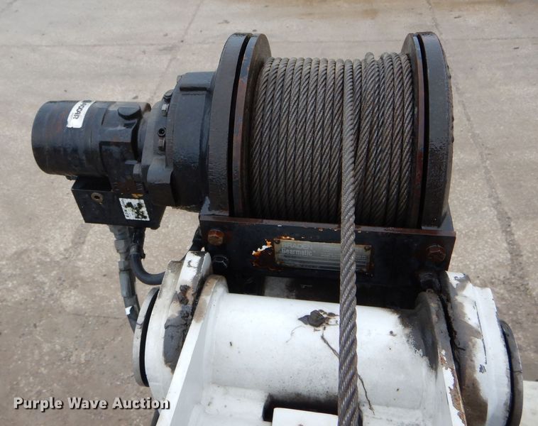 image for item DH6097 2007 Hino 258 service truck with crane