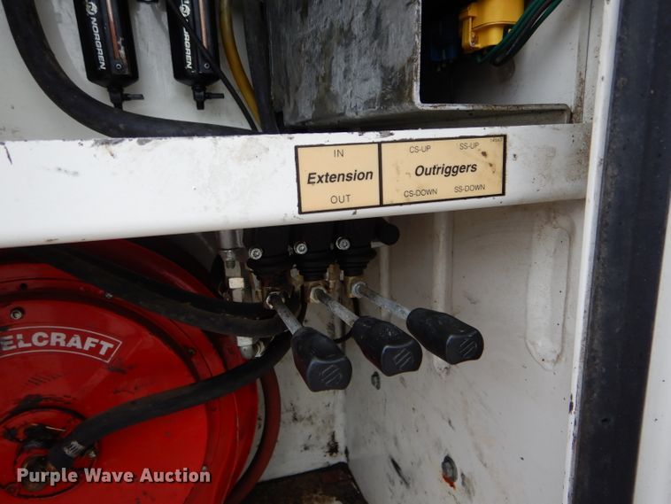 image for item DH6097 2007 Hino 258 service truck with crane