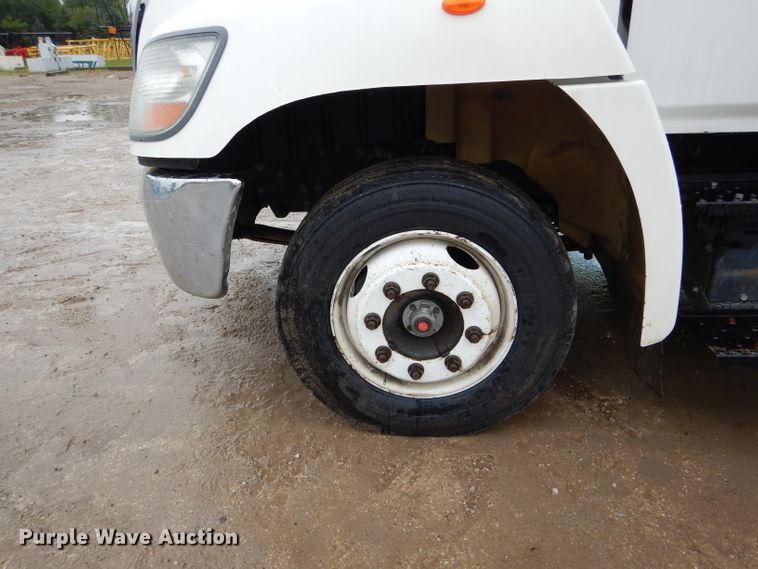 image for item DH6097 2007 Hino 258 service truck with crane