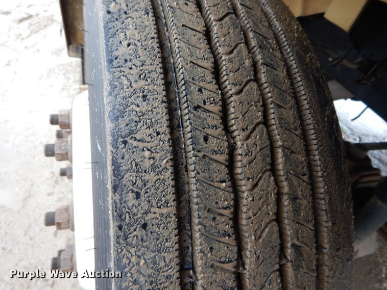 image for item DH6097 2007 Hino 258 service truck with crane