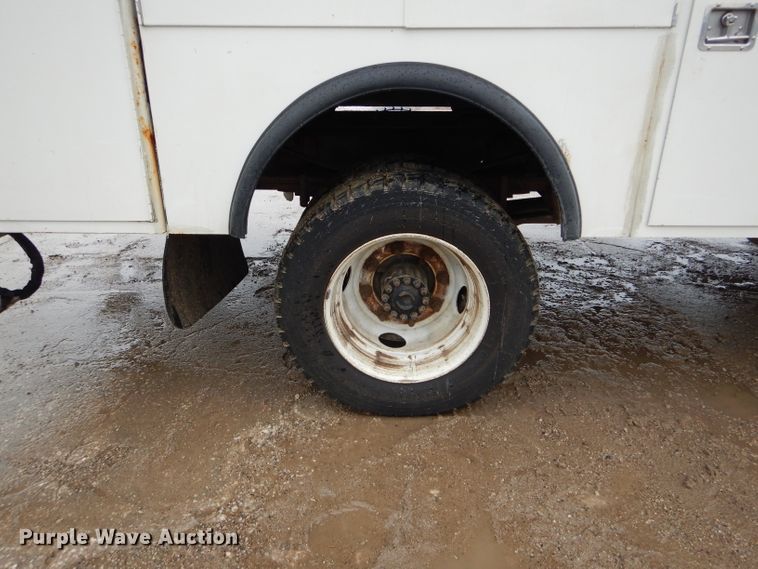 image for item DH6097 2007 Hino 258 service truck with crane