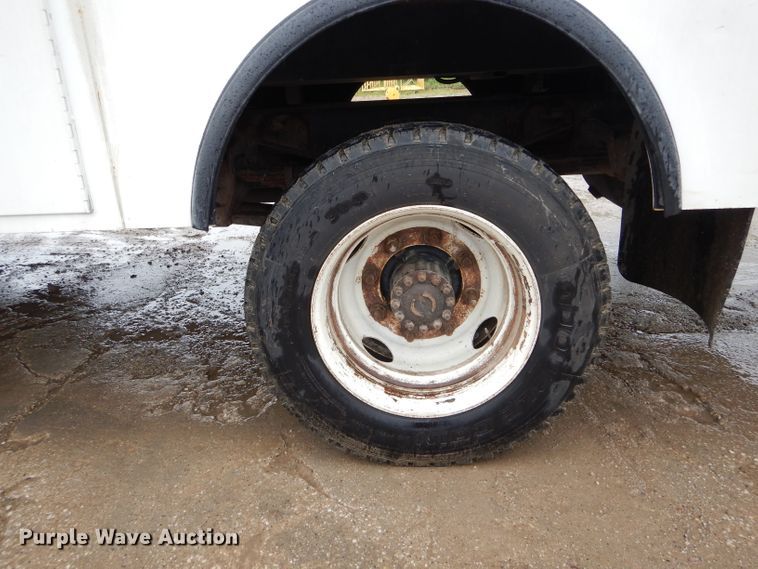 image for item DH6097 2007 Hino 258 service truck with crane