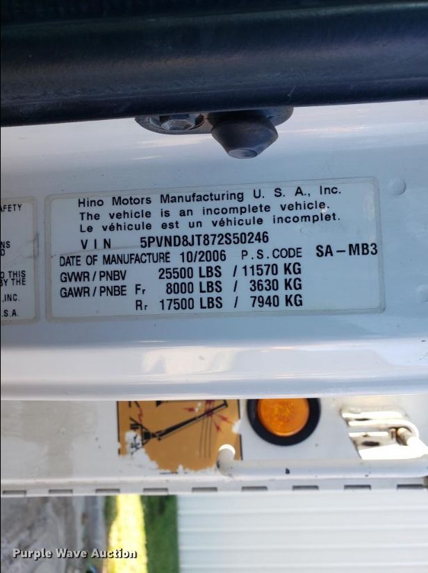 image for item DH6097 2007 Hino 258 service truck with crane