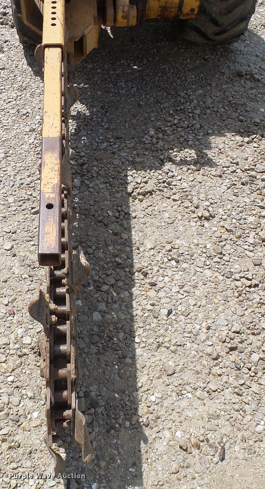 image for item DI0611 Vermeer LM42 vibratory cable plow