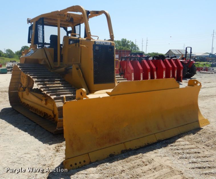 image for item DI2282 2004 Caterpillar D6N LGP dozer