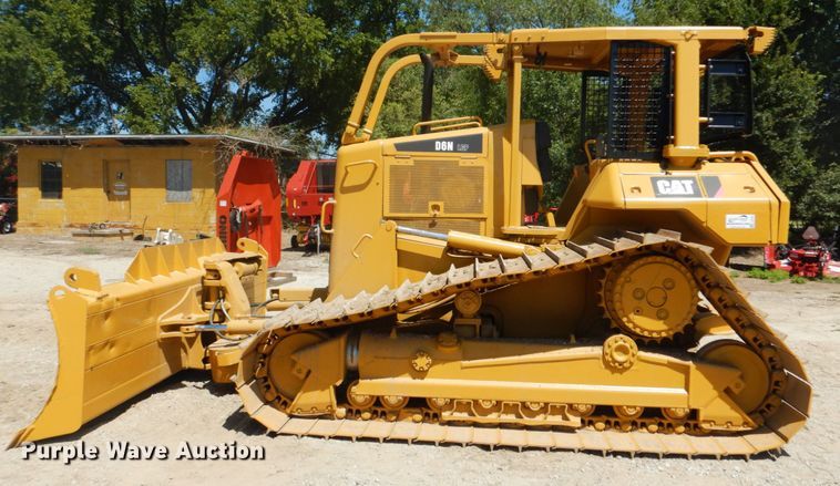 image for item DI2282 2004 Caterpillar D6N LGP dozer