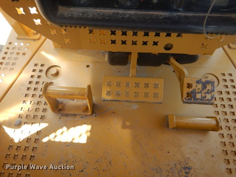 image for item DI2282 2004 Caterpillar D6N LGP dozer