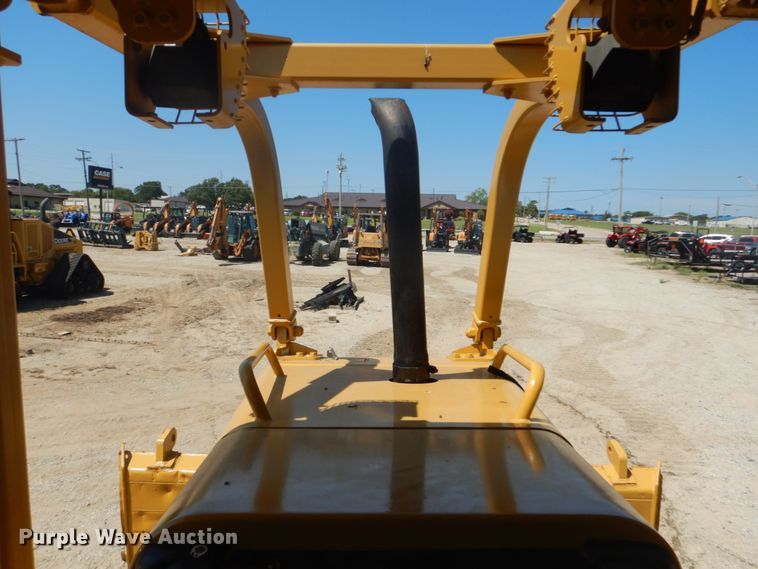 image for item DI2282 2004 Caterpillar D6N LGP dozer