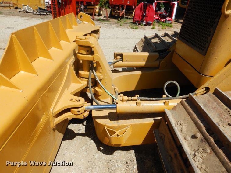 image for item DI2282 2004 Caterpillar D6N LGP dozer