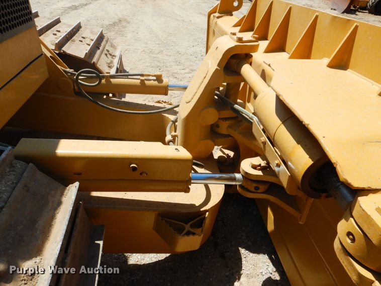 image for item DI2282 2004 Caterpillar D6N LGP dozer
