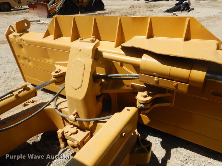 image for item DI2282 2004 Caterpillar D6N LGP dozer