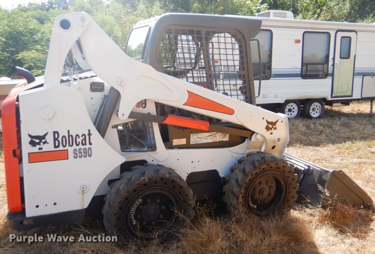 image for item DI2289 2014 Bobcat S590 skid steer