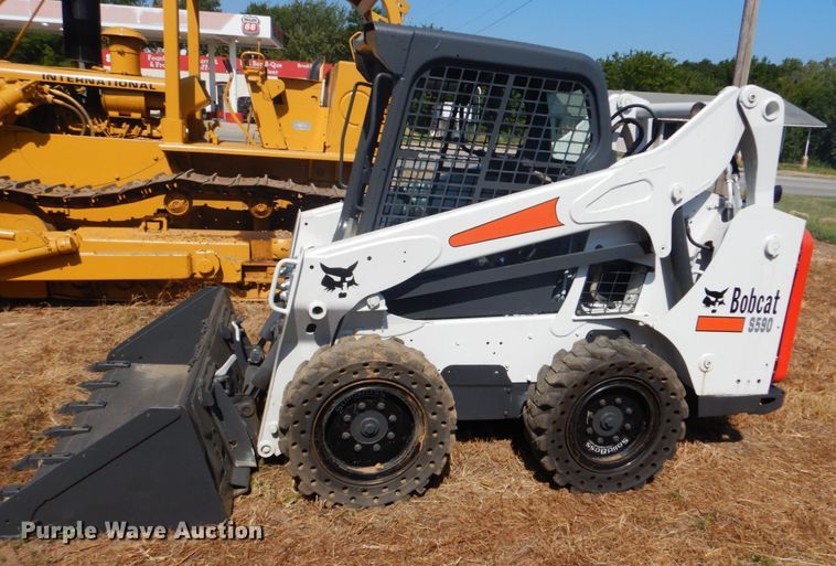 image for item DI2289 2014 Bobcat S590 skid steer