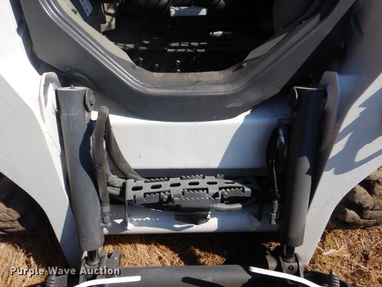 image for item DI2289 2014 Bobcat S590 skid steer