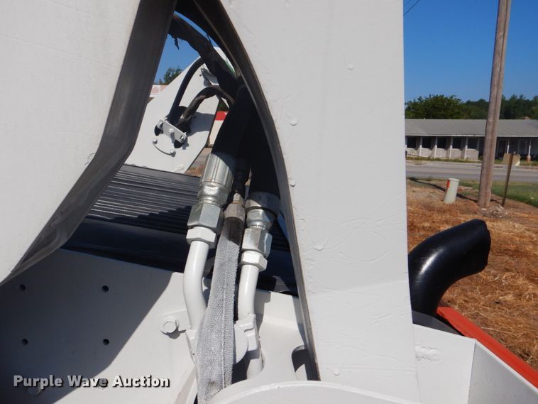 image for item DI2289 2014 Bobcat S590 skid steer