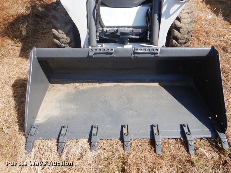 image for item DI2289 2014 Bobcat S590 skid steer