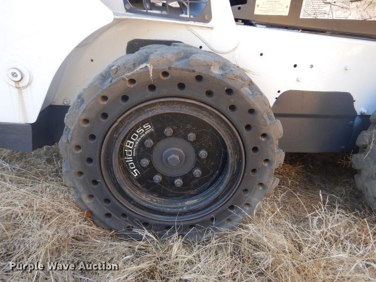 image for item DI2289 2014 Bobcat S590 skid steer