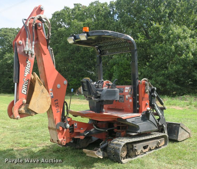 2006 Ditch Witch XT1600 tool carrier in Springfield, MO Item EA9362