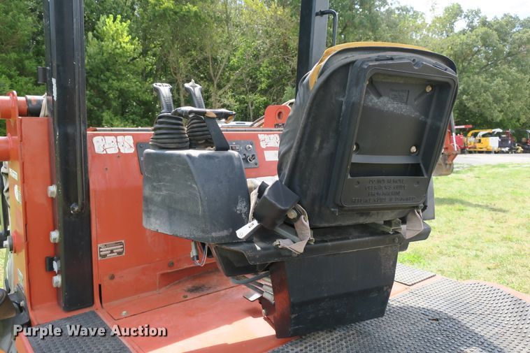 image for item EA9362 2006 Ditch Witch XT1600 tool carrier